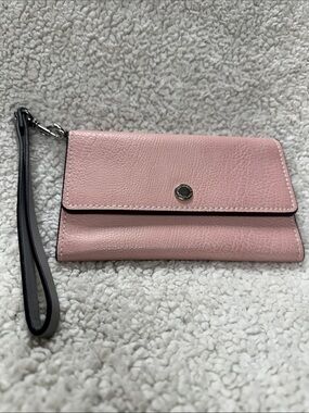 London Fog Pale Pink / Gray Inside, Pebble Leather Wallet/Wristlet, Mirror EUC